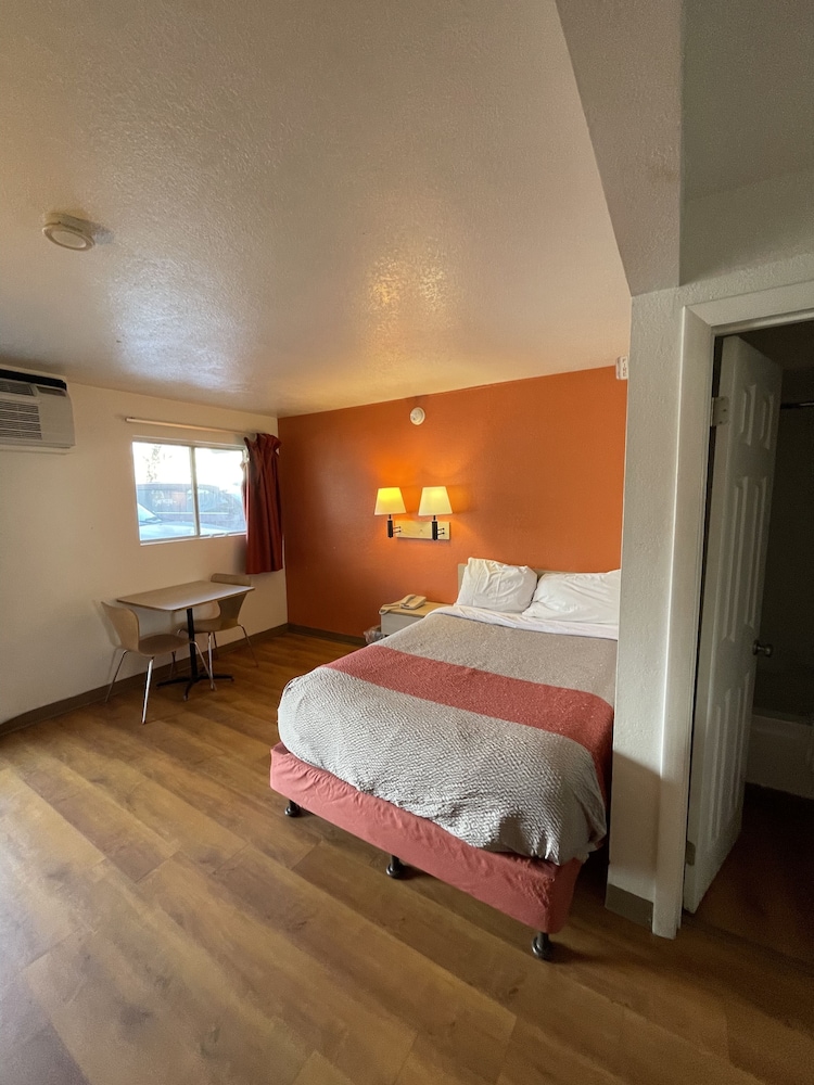 Travelodge by Wyndham Brattleboro VT, Photo 7