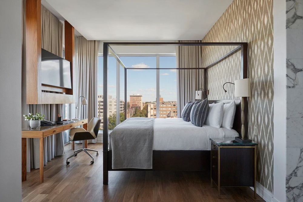 Studio Suite, 1 King Bed, Terrace