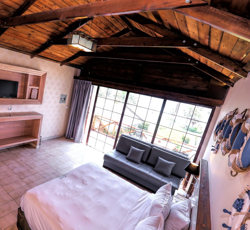 Standard Bungalow, Sea View