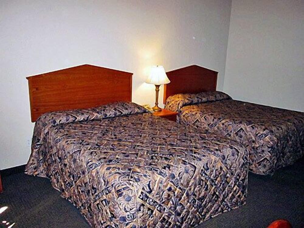 Standard Suite, 2 Queen Beds, Non Smoking photo 1