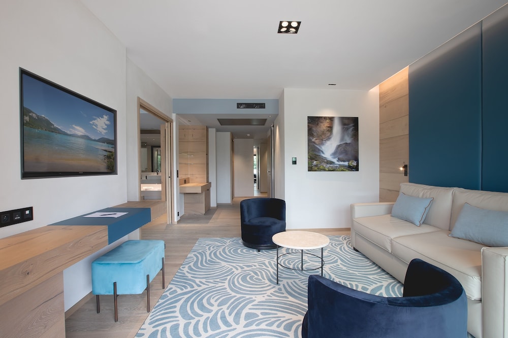 Privilege Suite with terrace, Lake side thumbnail 6