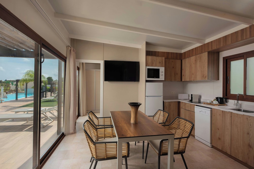 Premium Villa, 2 Twin Beds, Resort View (Balcony) - Photo 1