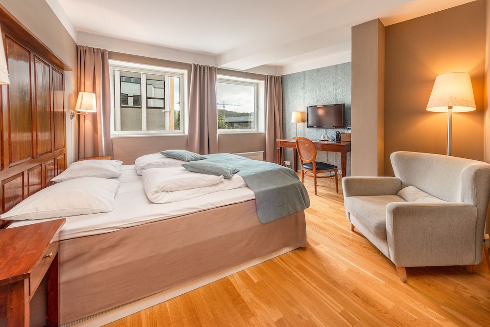 Double or Twin Room - Photo 8