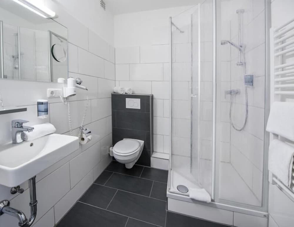 Basic Single Room photo 2