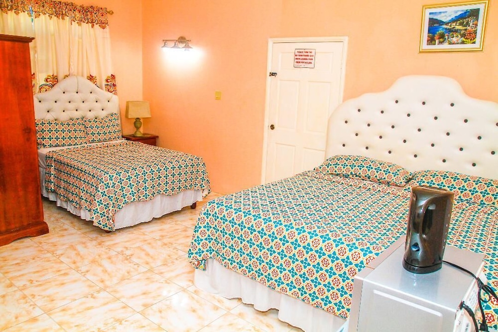 Family Double Room, 1 Bedroom photo 2