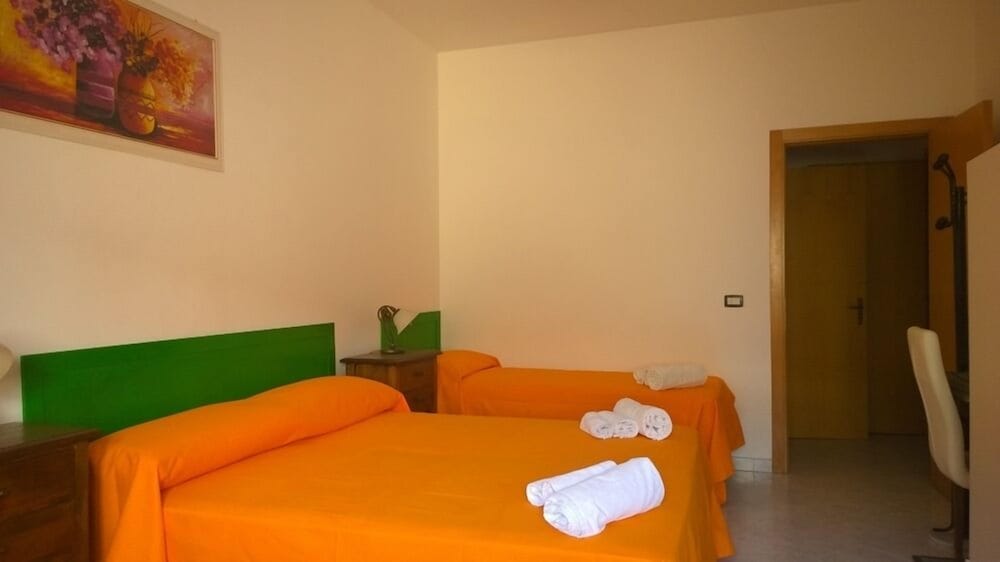 Standard Room (for 5 people) photo 1