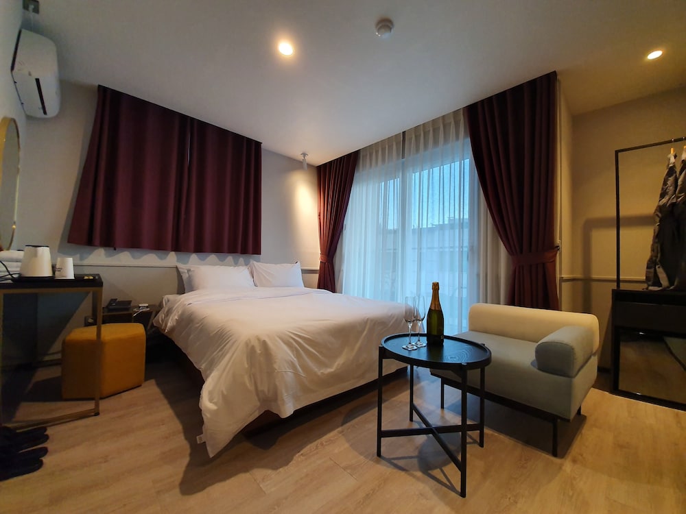 Terrace Room - Photo 2