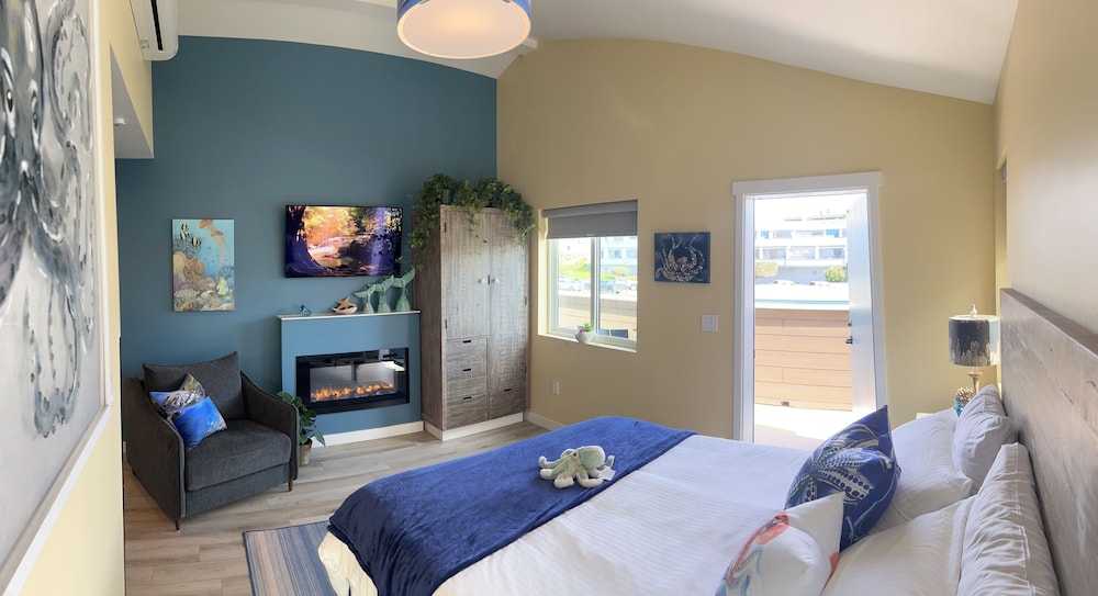 City Room, 1 Queen Bed with Sofa bed, Fireplace, Partial Sea View photo 1