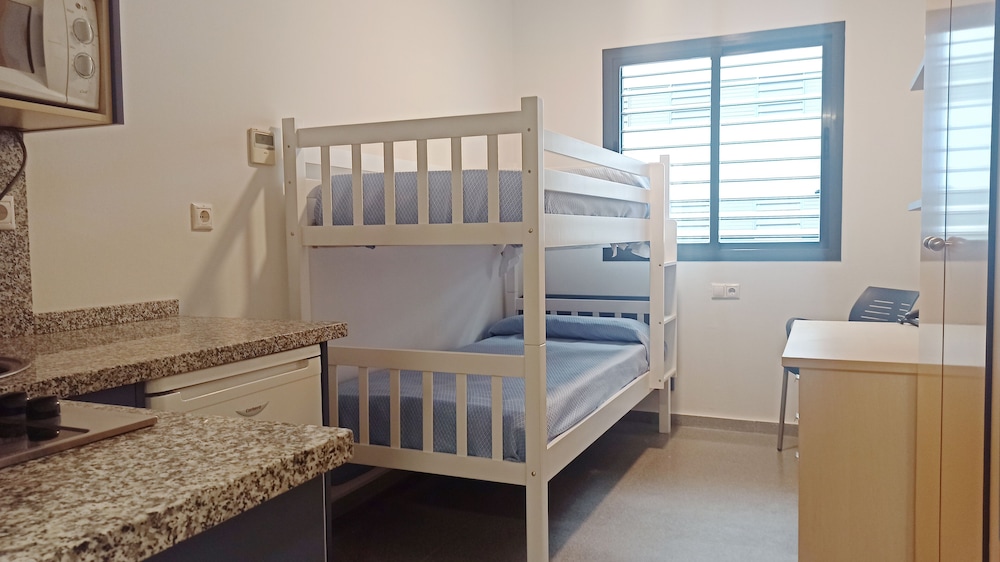 Economy Twin Room - Photo 1