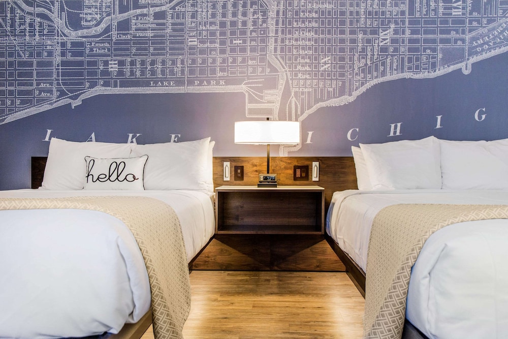 Standard Room, 2 Queen Beds, Non Smoking (Larger Room) thumbnail 6