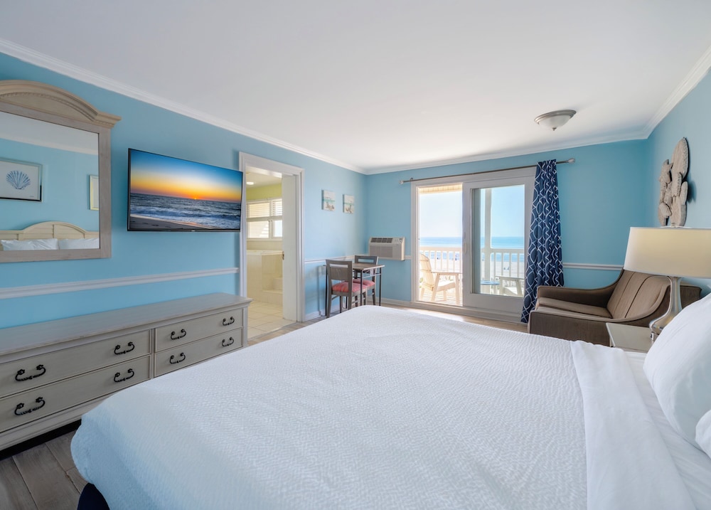 Studio Suite, 1 King Bed, Balcony, Ocean View photo 1