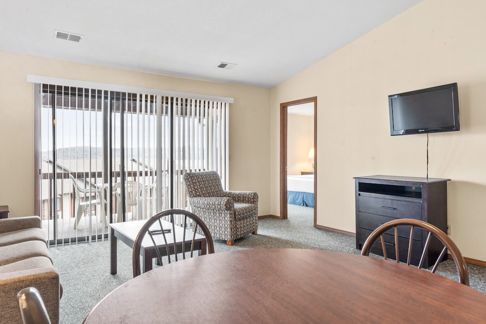 2 - BD Lakeview Economy Suite Unit 229 photo 3