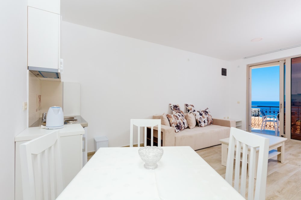 Comfort Apartment, 1 Bedroom, Ensuite, Sea View photo 3