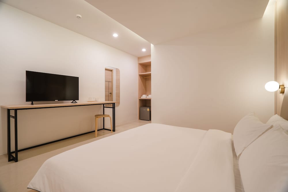Superior Double or Twin Room - Photo 7