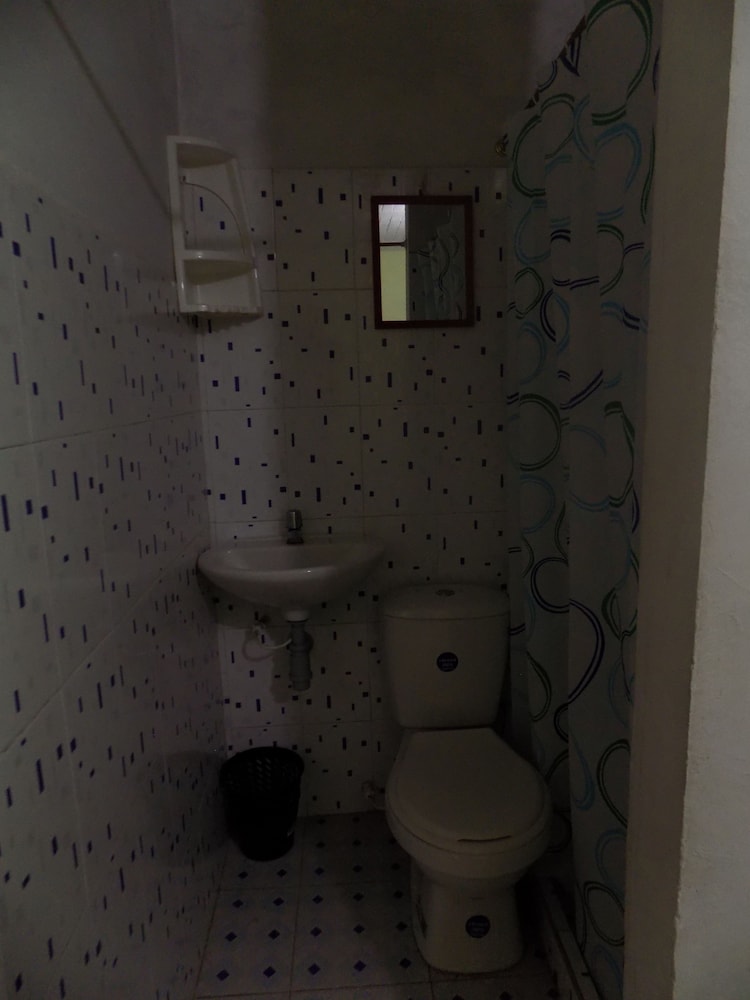 Basic Double Room, 1 Double Bed, Non Smoking photo 2