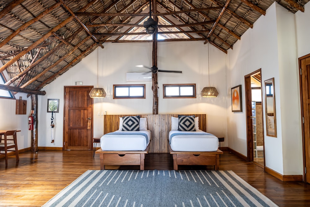 TWIN DELUXE ROOM photo 1