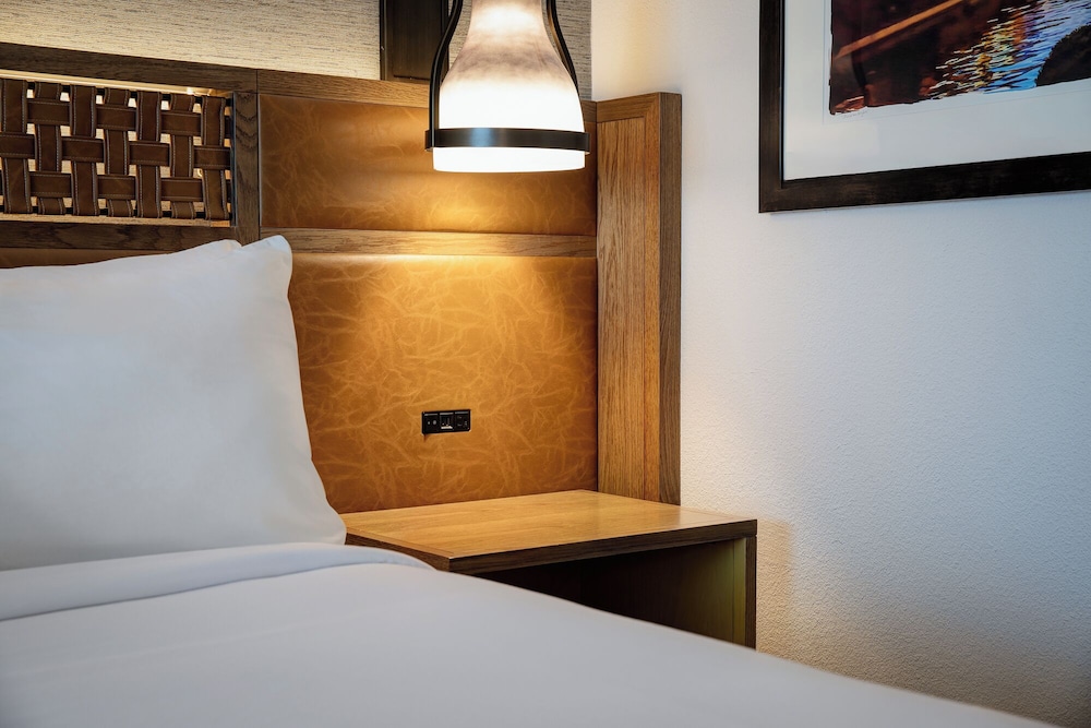 Standard Room, 2 Queen Beds photo 2