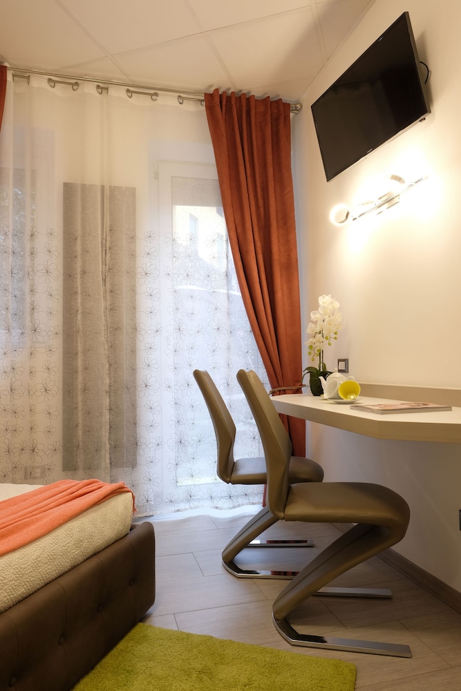 Classic Room, Ensuite photo 3