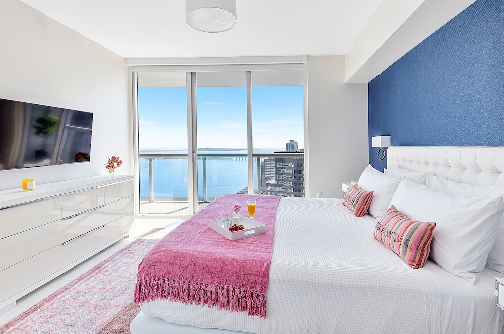Design Apartment, 2 Bedrooms, Balcony, Ocean View