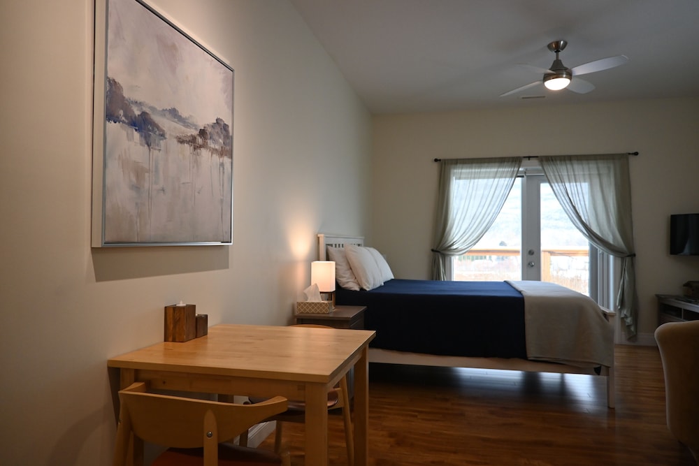 Premium Queen Suite (Grand Sundeck) photo 2
