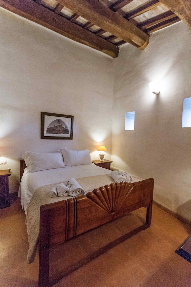 Classic Apartment, 1 Bedroom, Annex Building photo 1