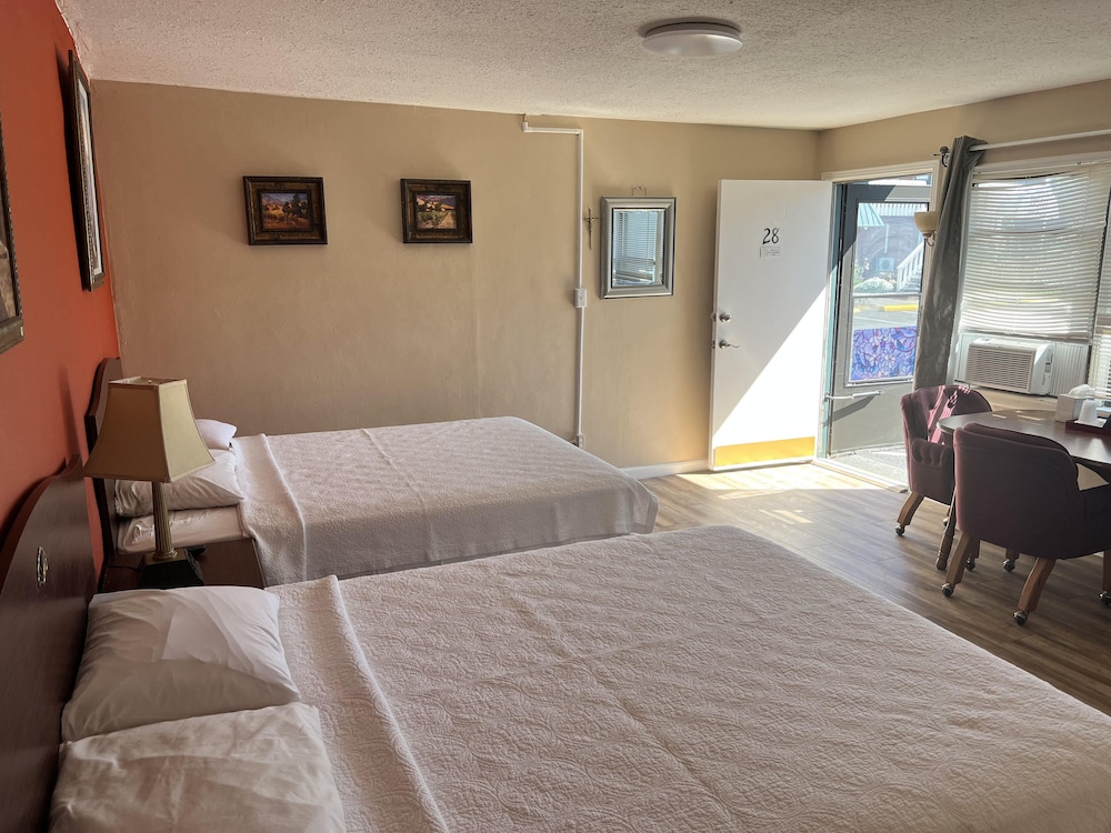 Two Queen Beds with Kitchen photo 2