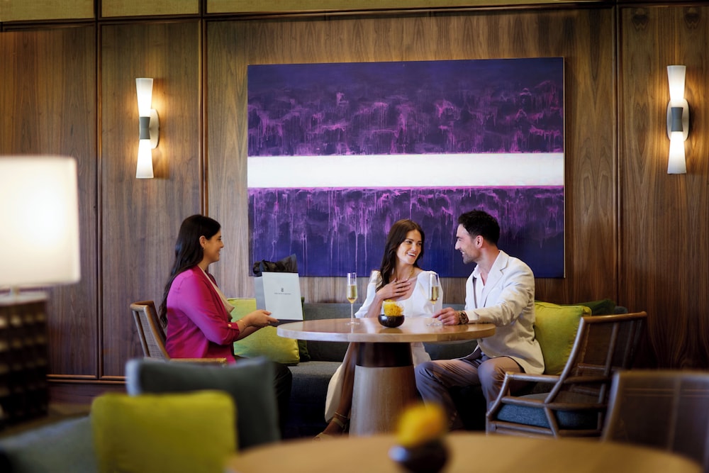 Fire Lanai, 1 Bedroom Suite, Club Lounge Access, 1 King, Sofa Bed, Oceanfront