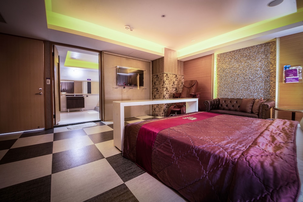 Romantic Room, 1 King Bed, Non Smoking photo 3