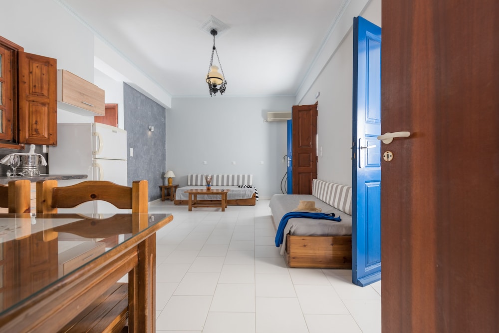 Family Apartment, 1 Bedroom, Pool View
