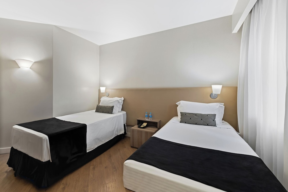 Suite, 2 Bedrooms, Kitchen (High Floor) - Photo 19
