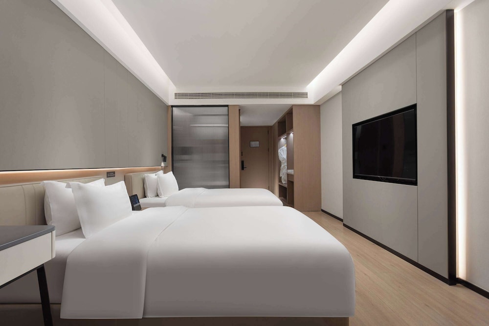 Family Suite, Multiple Beds, Smoking