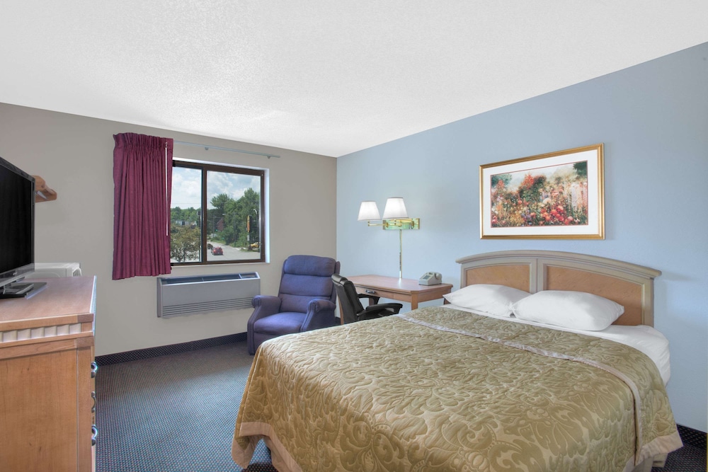 Room, 1 Queen Bed - Photo 1