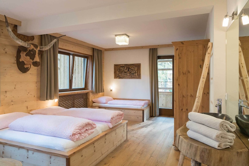 Club Triple Room