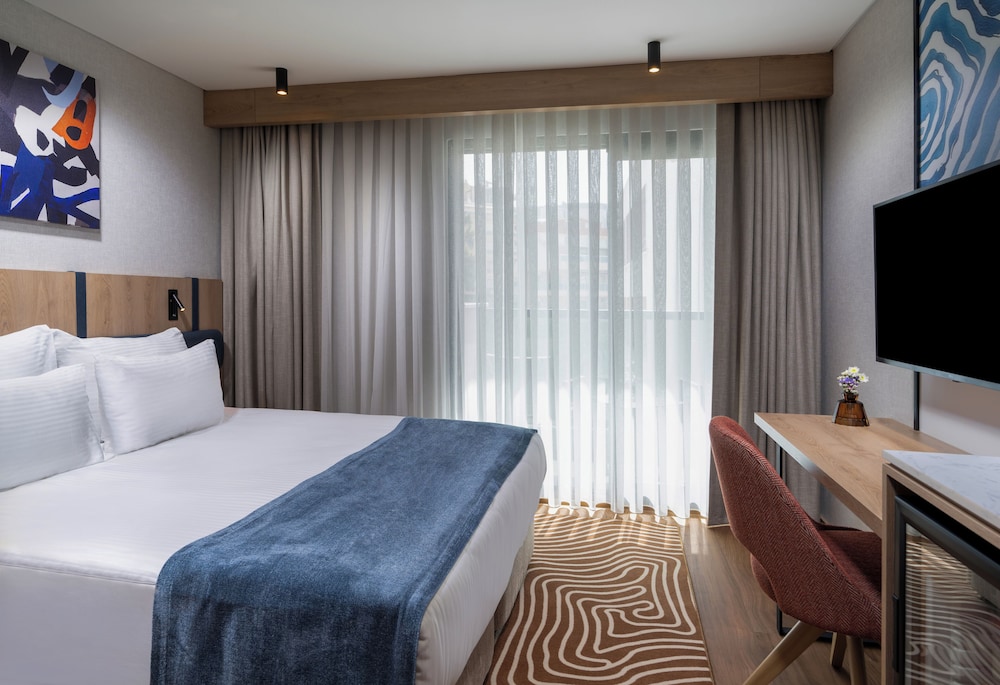 Superior Room with Queen Size Bed - Photo 1