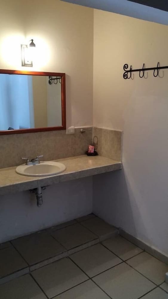 Basic Single Room photo 2