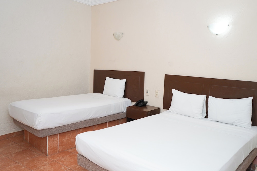 Standard Room, 2 Double Beds photo 3