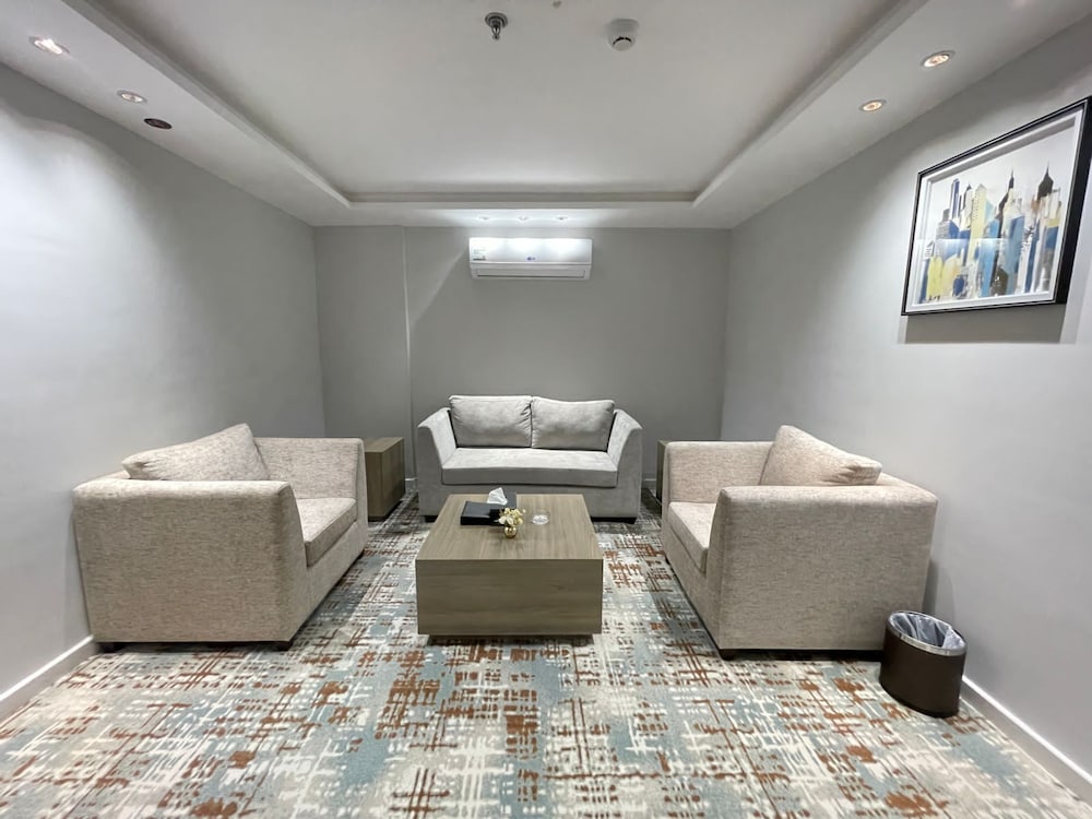 Family Apartment - Photo 7