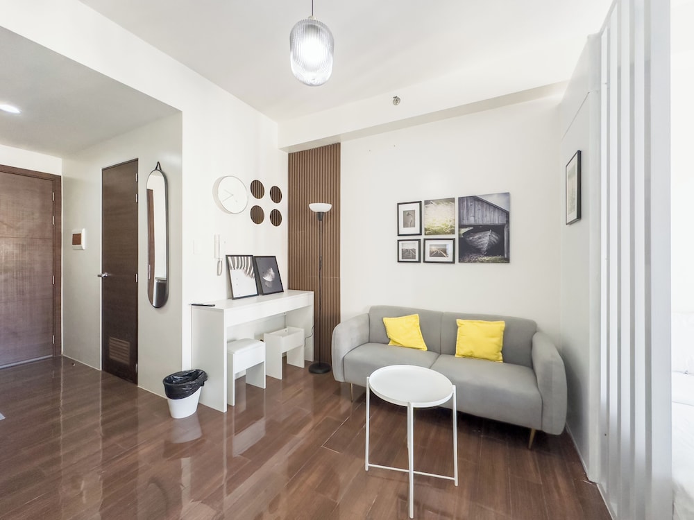 Signature Condo, Multiple Beds, Refrigerator & Microwave photo 1