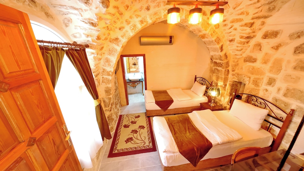 Standard Double or Twin Room - Photo 13