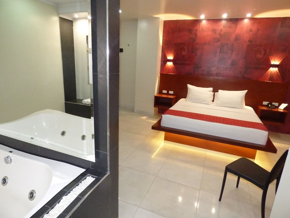 Premium Room, Hot Tub, City View photo 3