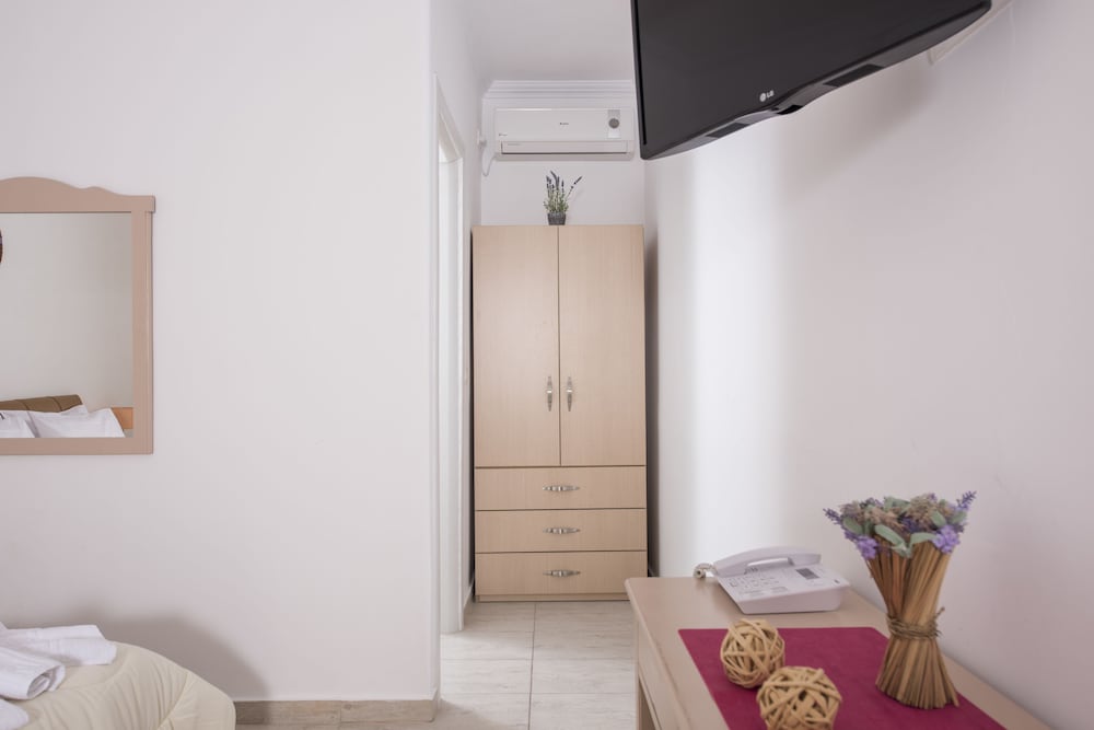 Standard Room - Photo 10