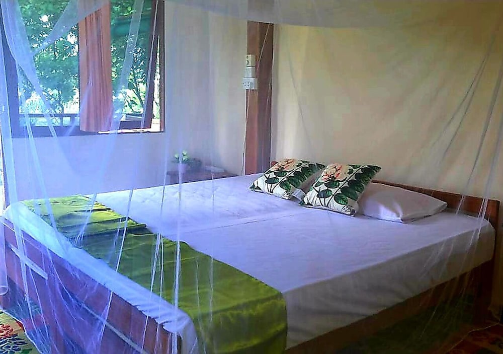 Economy Twin Room - Photo 2