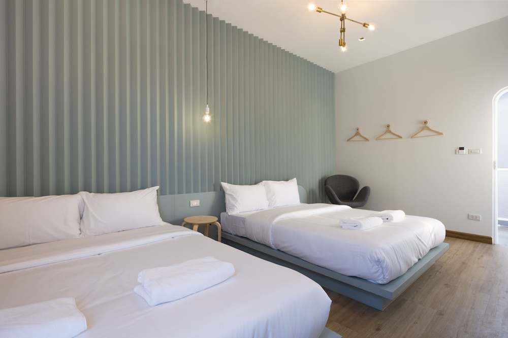Family Quadruple Room with Shared Bathroom photo 1