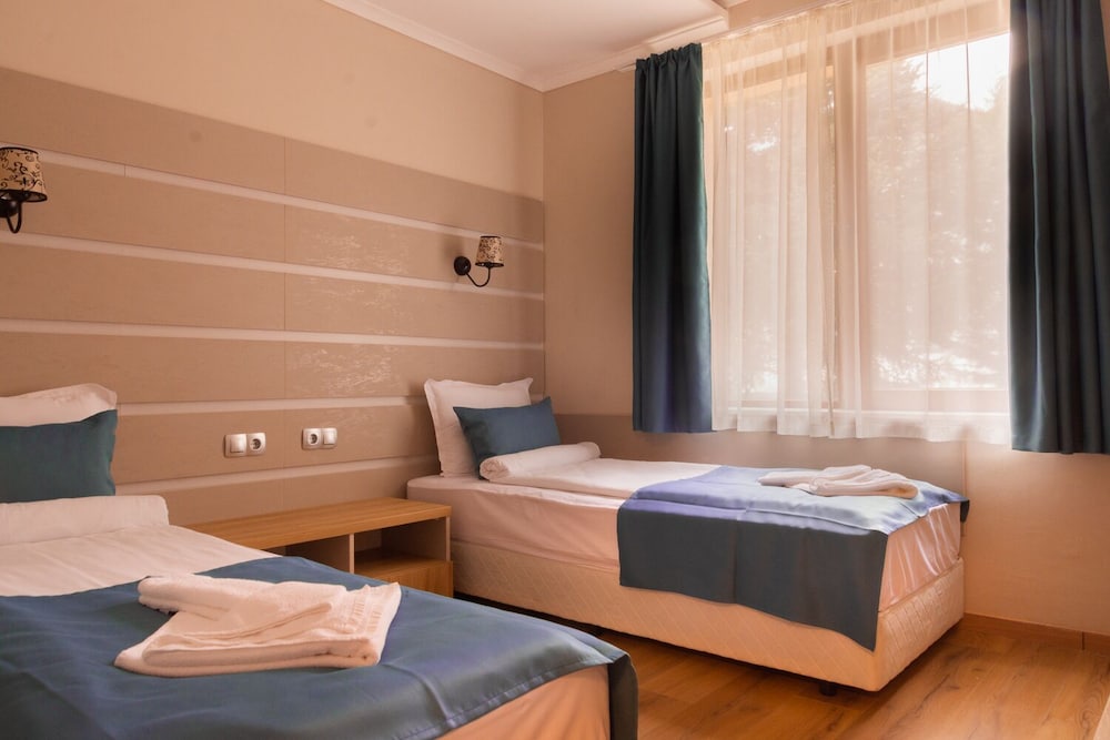 Deluxe Apartment, 2 Bedrooms, Garden View photo 2