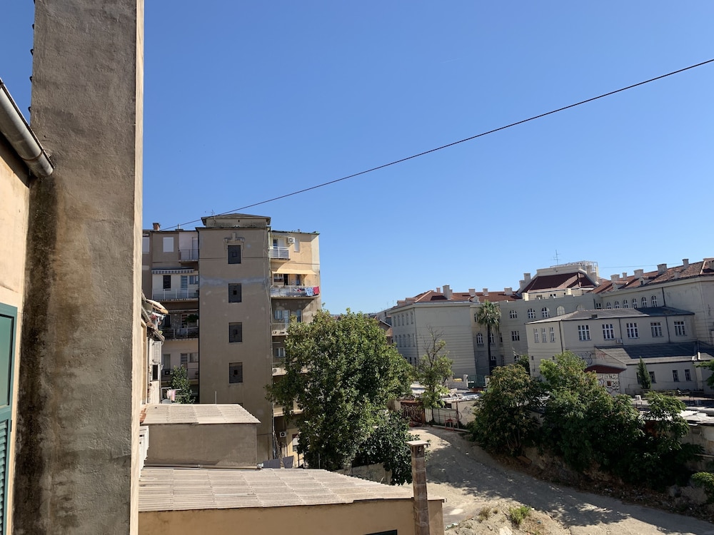 Superior Double or Twin Room, City View photo 2
