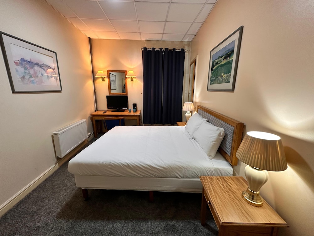 Standard Double Room, 1 Double Bed, Non Smoking, Ensuite - Photo 4