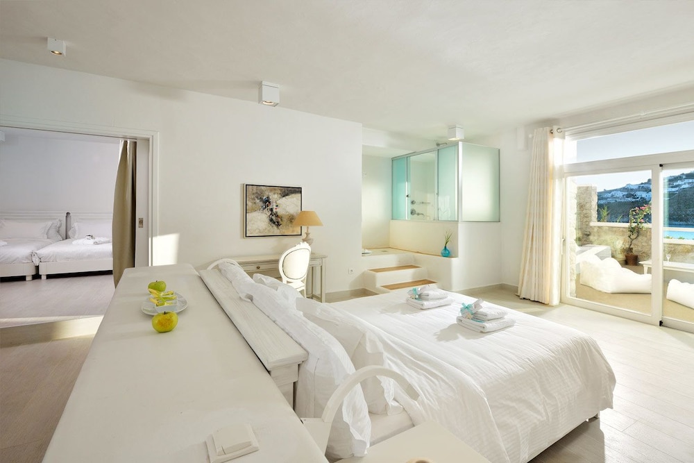 Coast Life Villa Suite, Three Bedrooms - Photo 3