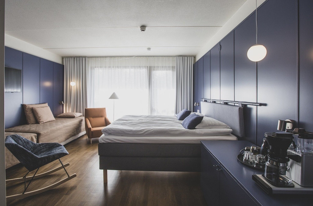 Superior Room, 1 Queen Bed photo 2