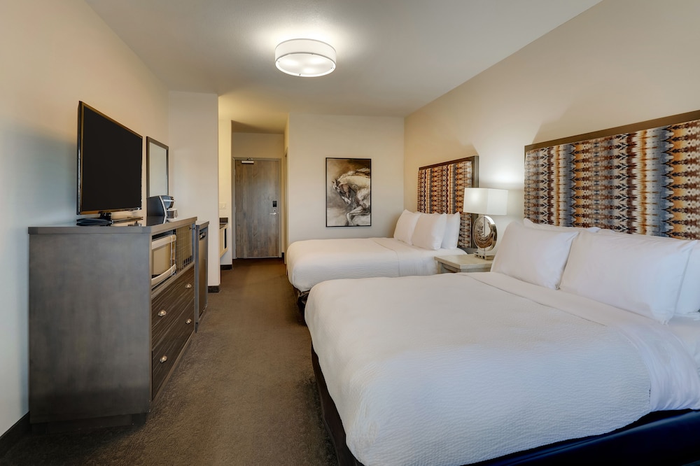 Deluxe Room, 2 Queen Beds photo 2