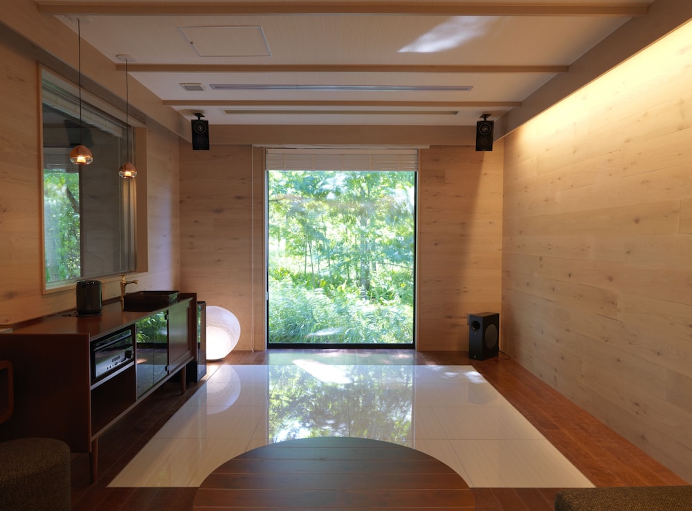 Executive Twin Room with private hot spring, Non Smoking photo 3